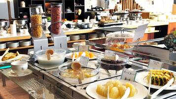 Esmorzar diari d'estil bufet (2800 JPY per persona)