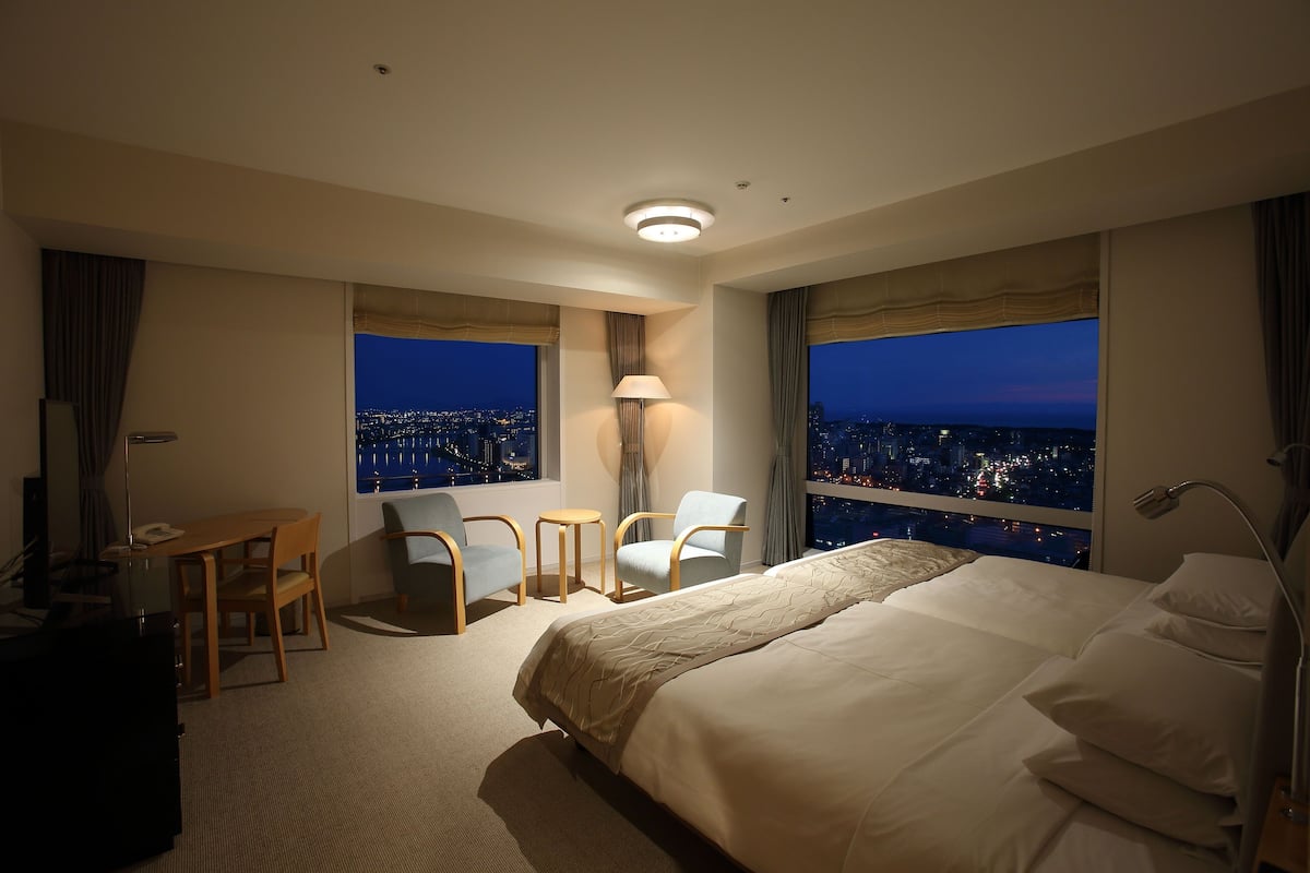 Desk, blackout curtains, iron/ironing board, free WiFi