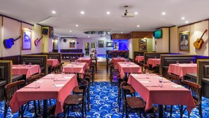 3 Restaurants, Frühstück, Mittagessen, internationale Küche