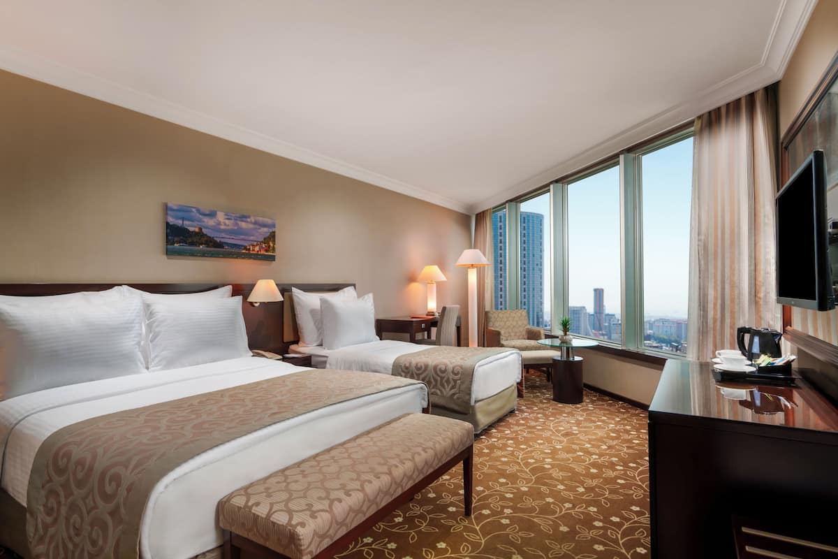Hypo-allergenic bedding, minibar, in-room safe, desk