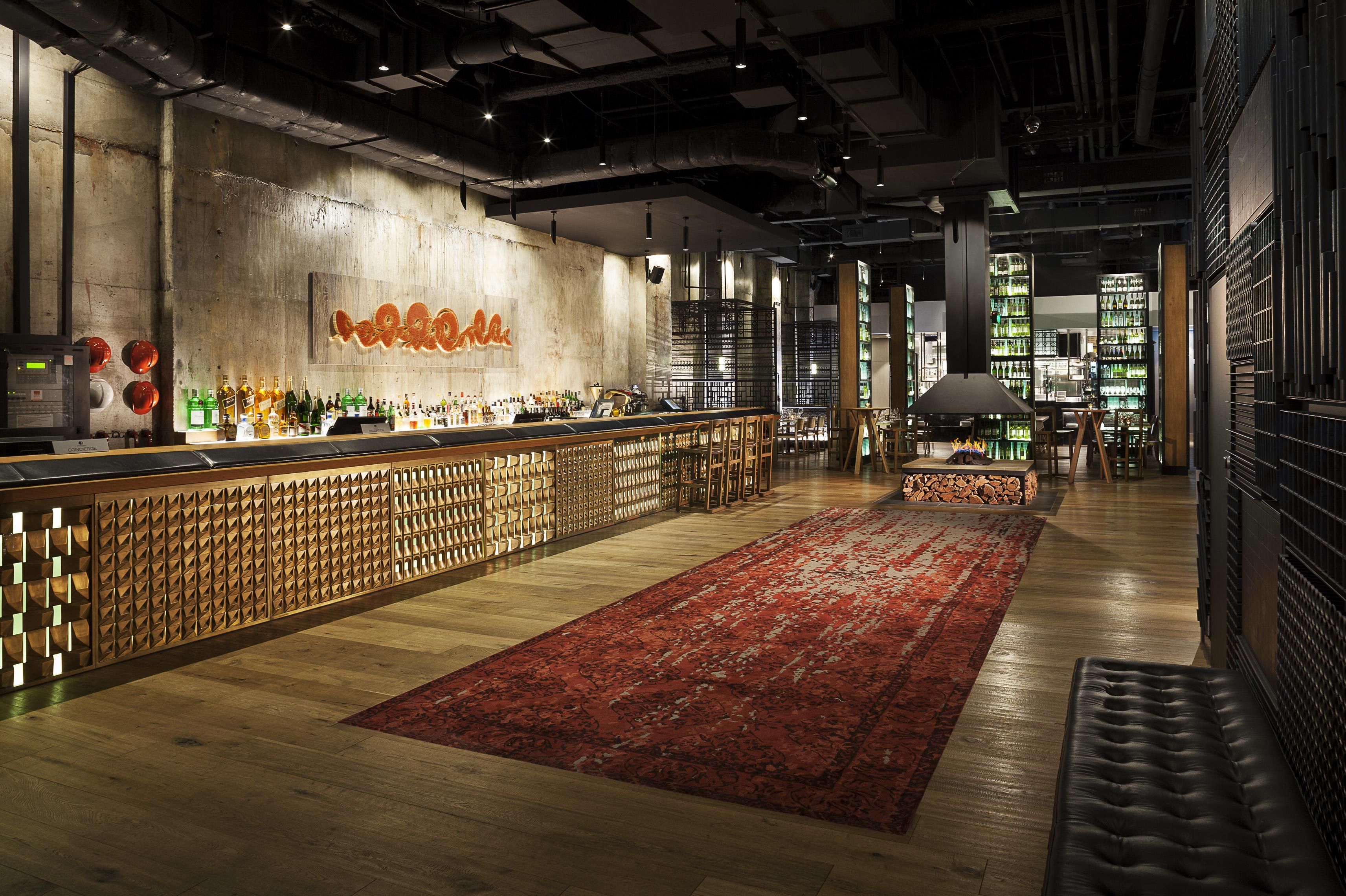 Bar (trong khuôn viên)