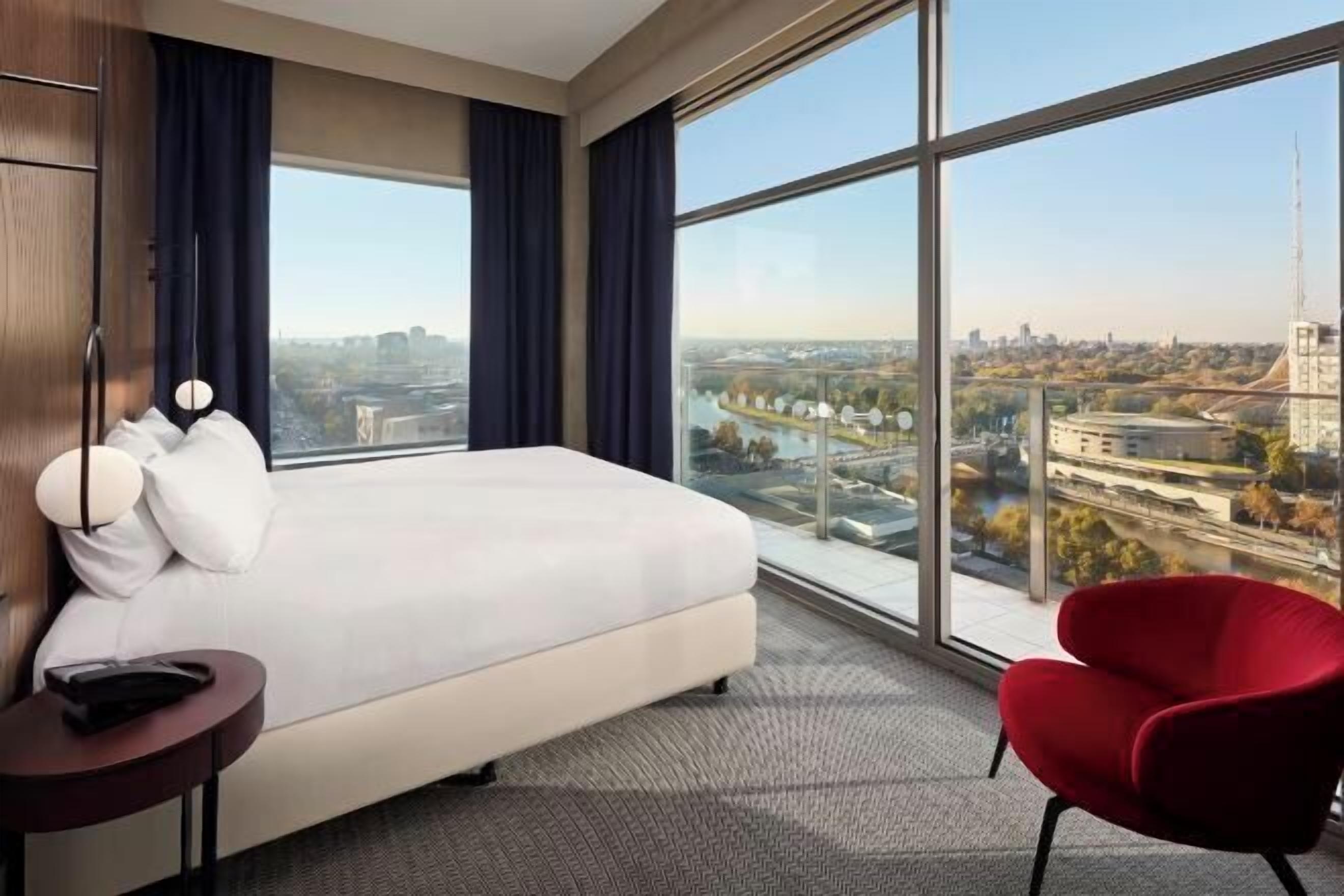 Hypo-allergenic bedding, minibar, in-room safe, desk