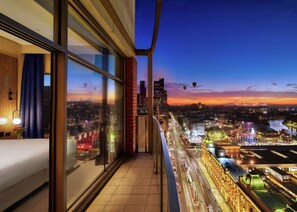 Zimmer, 1 King-Bett, Balkon, Flussblick (Skyline) | Ausblick vom Zimmer