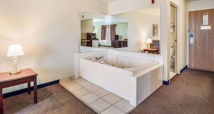 Quality Inn & Suites Eldridge Davenport North