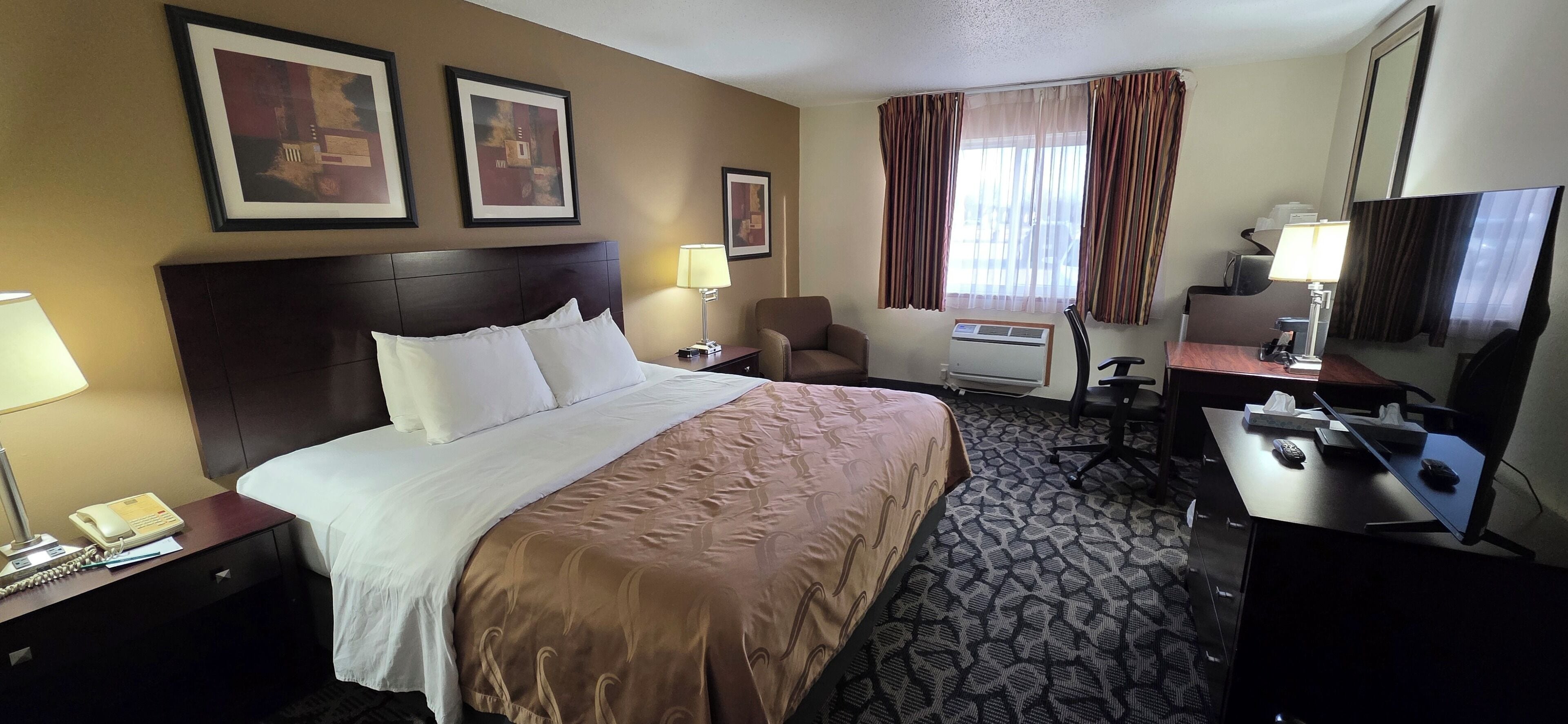 Premium bedding, pillowtop beds, in-room safe, desk