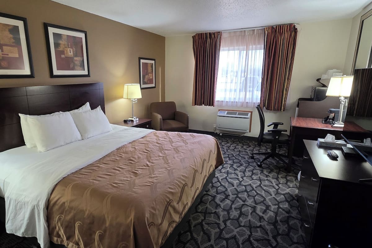 Premium bedding, pillowtop beds, in-room safe, desk