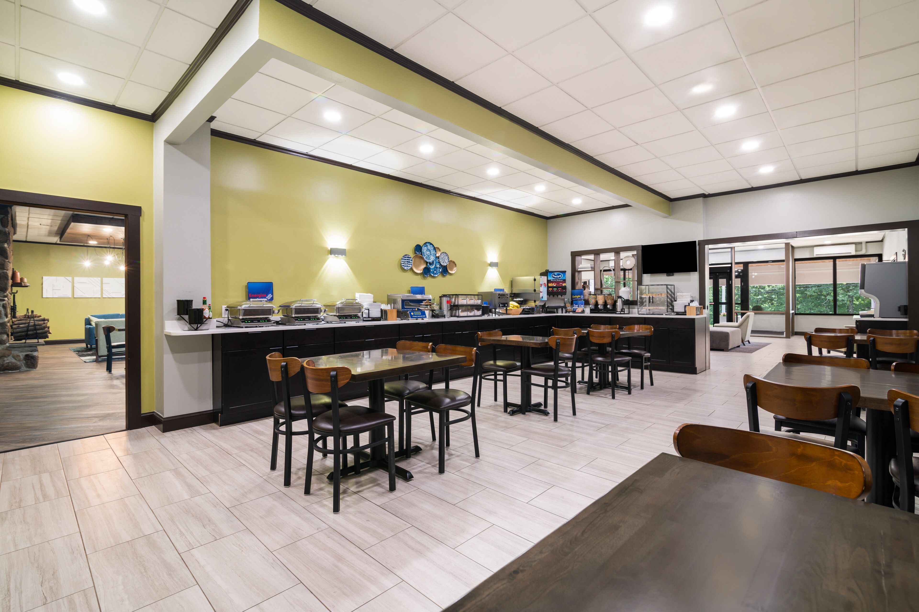 free daily english breakfast