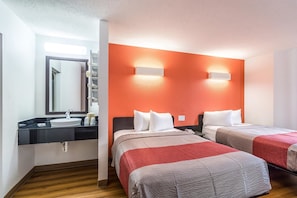 Free WiFi, bed sheets - Motel 6 Harvey, IL (Harvey)