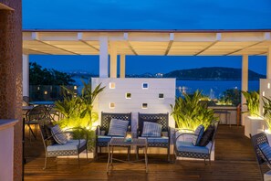 2 restaurants, breakfast served - Hotel Villa Durrueli Resort & Spa (Ischia)