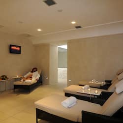 Een bubbelbad, een Turks bad/hammam, lichaamsbehandelingen