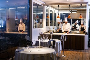 2 Restaurants, Frühstück