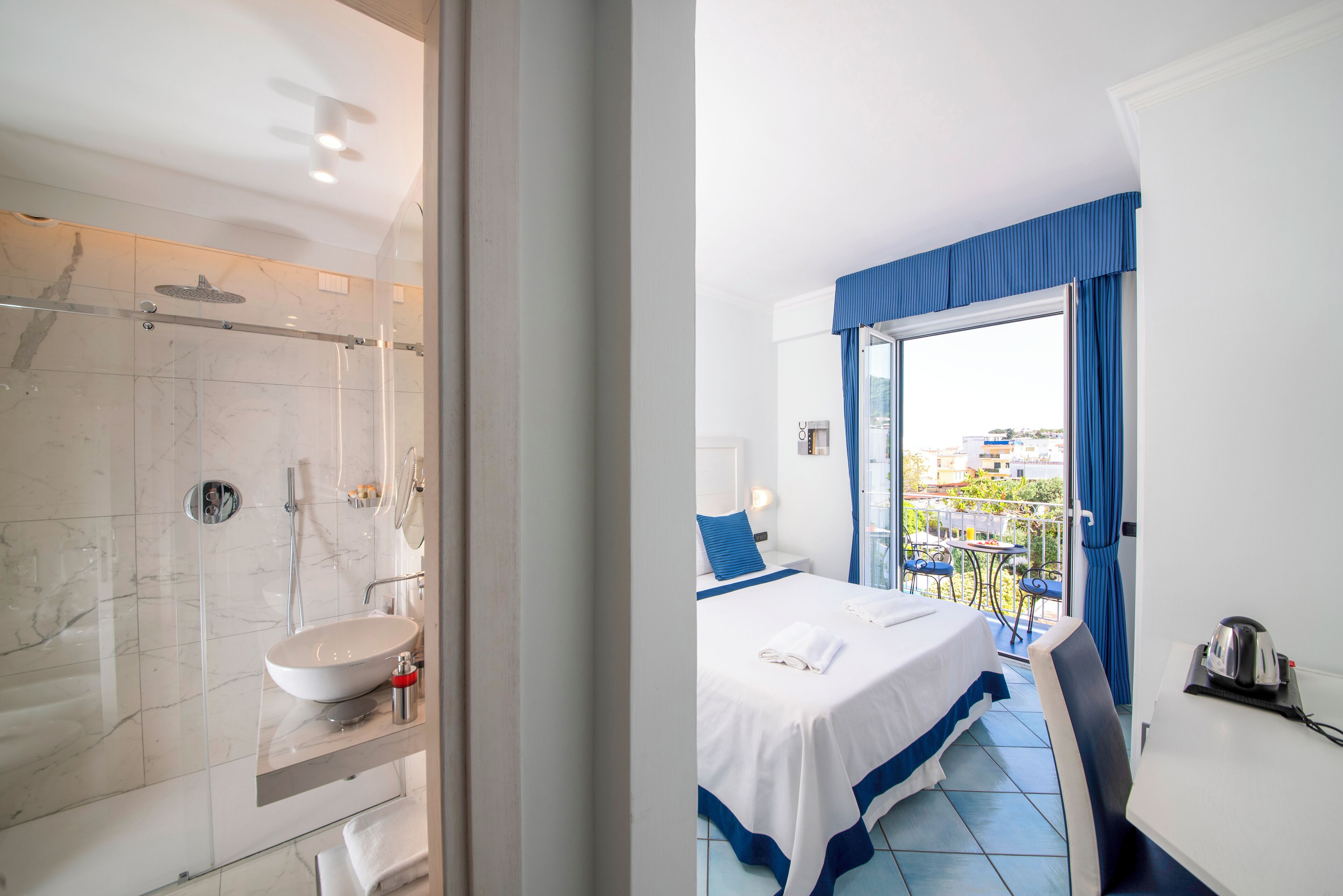 superior double or twin room, sea view | minibar, in-room safe, desk, blackout curtains