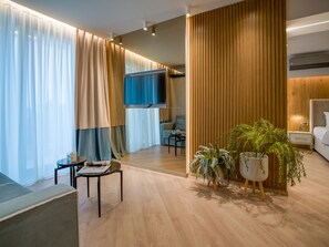 Executive One-Bedroom Suite SV | 1 bedroom, premium bedding, minibar, in-room safe