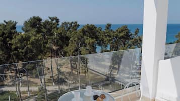 Superior Double Room Partial SV | Premium bedding, minibar, in-room safe, soundproofing