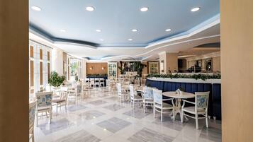 Desayuno buffet incluido todos los días