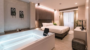 Romantic Apartment, 1 Bedroom, Hot Tub, Ground Floor (Wellness Apartment) - Aurelia Residence (Rome)