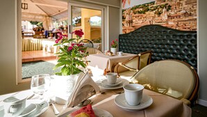 Interior - Aurelia Residence (Rome)