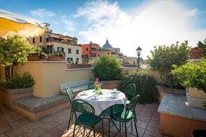 Daily continental breakfast (EUR 7 per person) - Aurelia Residence (Rome)
