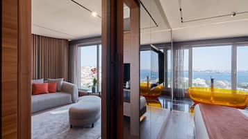 Bosphorus Suite | Living area | 32-inch LCD TV with satellite channels, TV