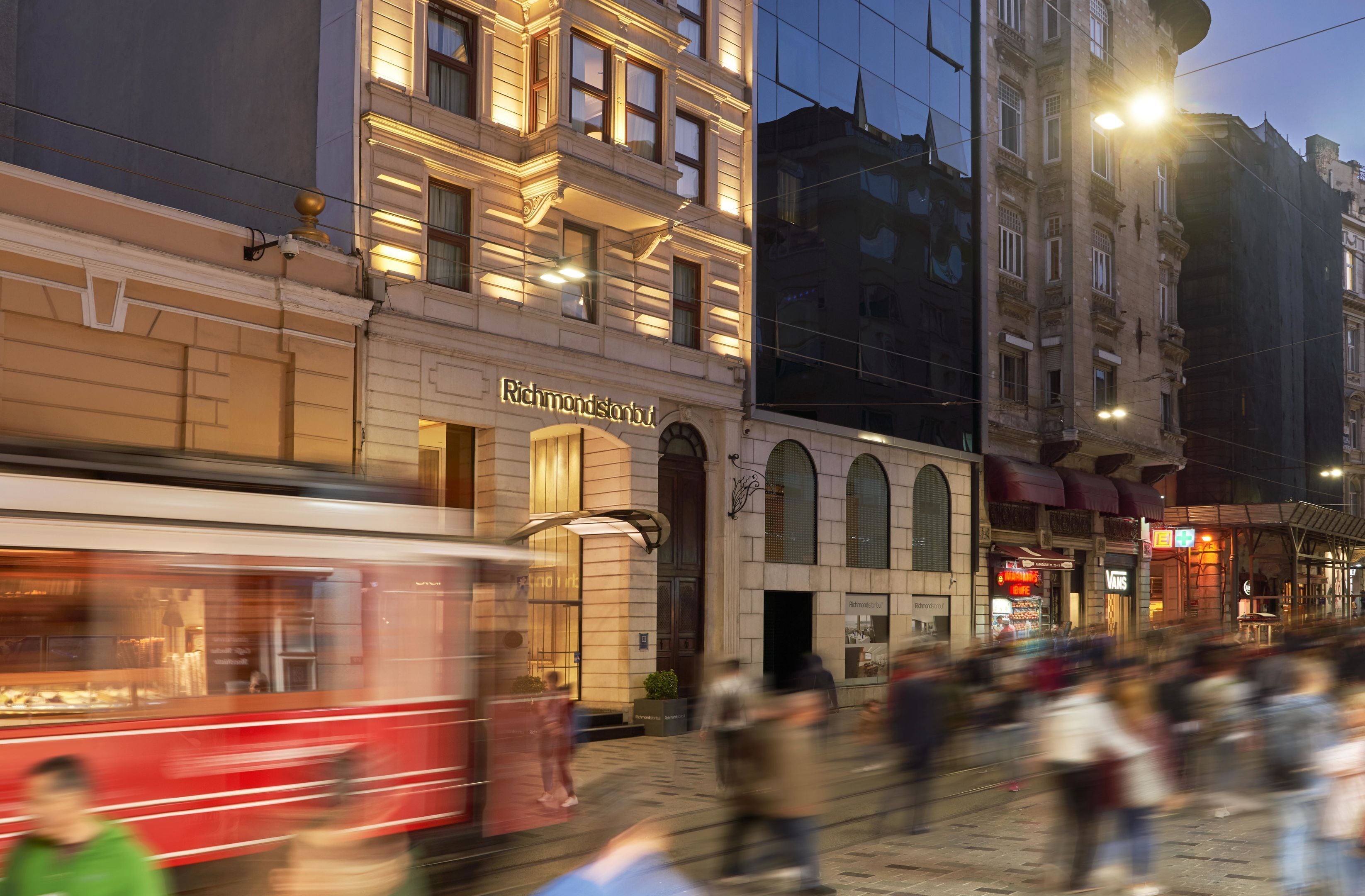 A historic building with a sign reading "Richmond Istanbul."
