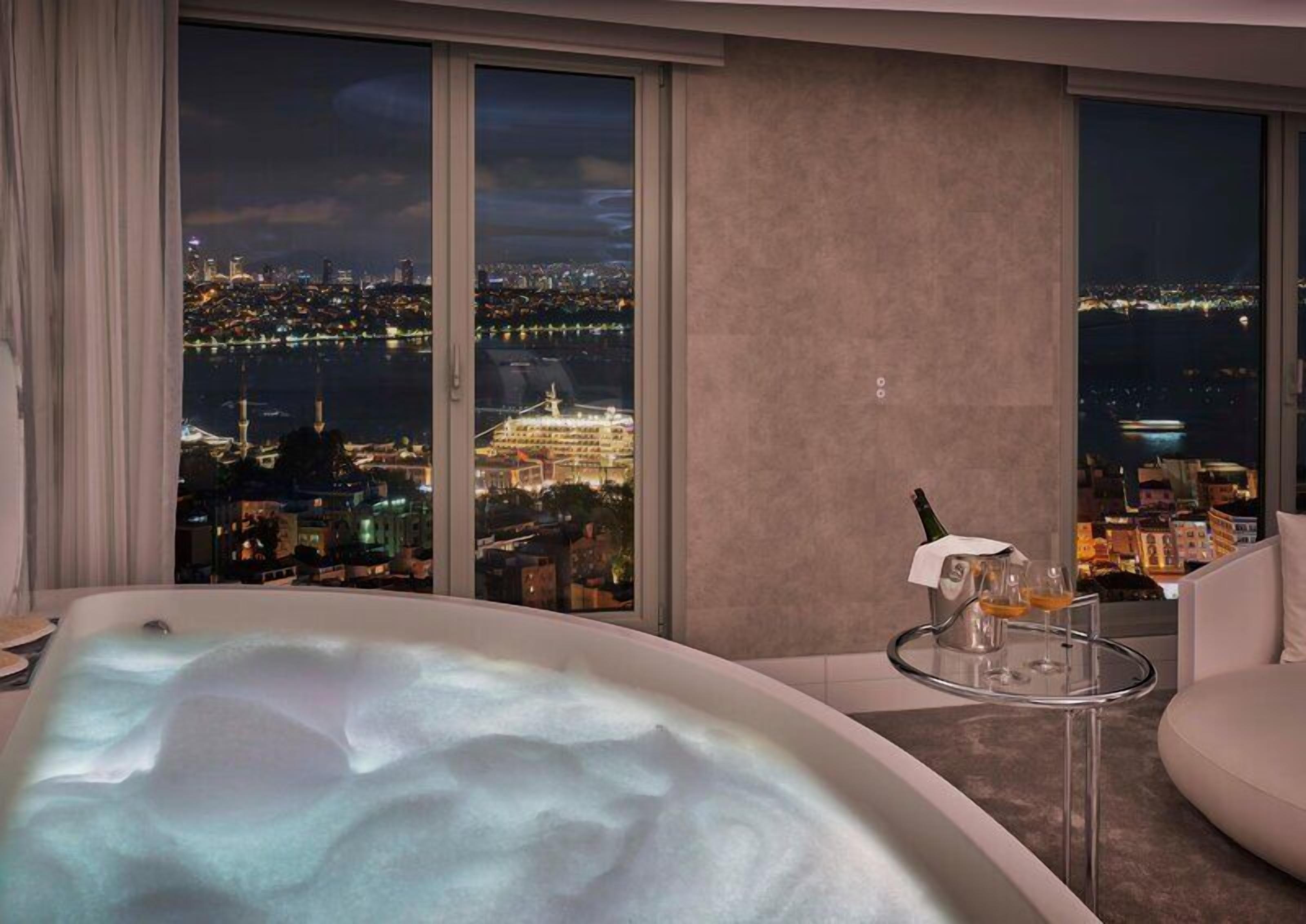 Bosphorus Suite | Piscina