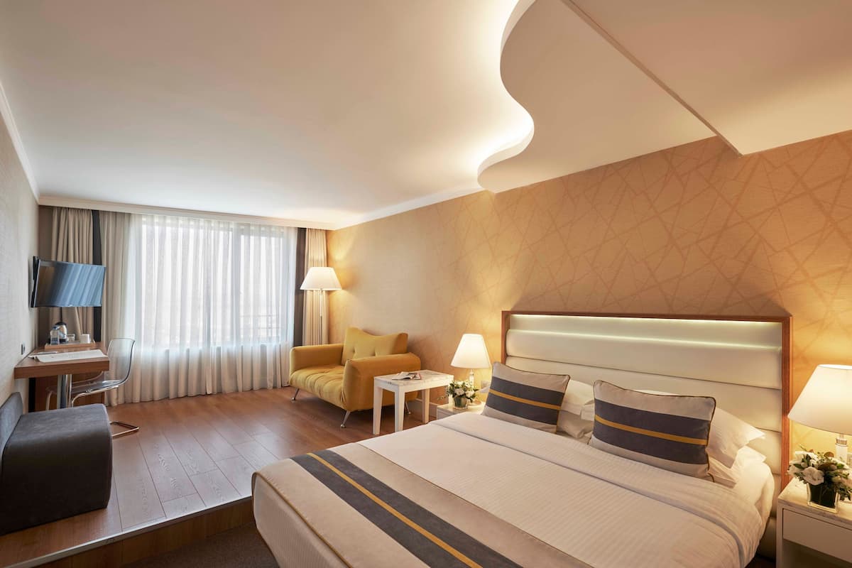 Executive Room with Istiklal Street View
