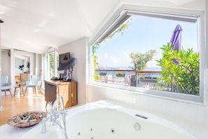 Penthouse with Balcony and Jettub | 1 bedroom, minibar, in-room safe, desk