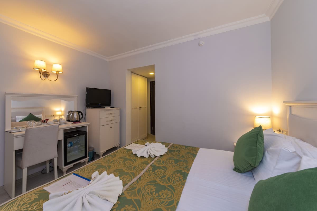 Economy Double or Twin Room on the Basement Floor - No View