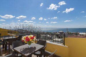 Habitación doble Deluxe, 1 habitación, balcón, vista al mar | Vista del balcón