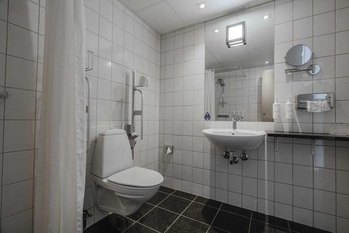 accessible bathroom