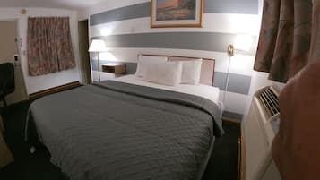 Room, 1 King Bed, Non Smoking | Desk, free WiFi, bed sheets