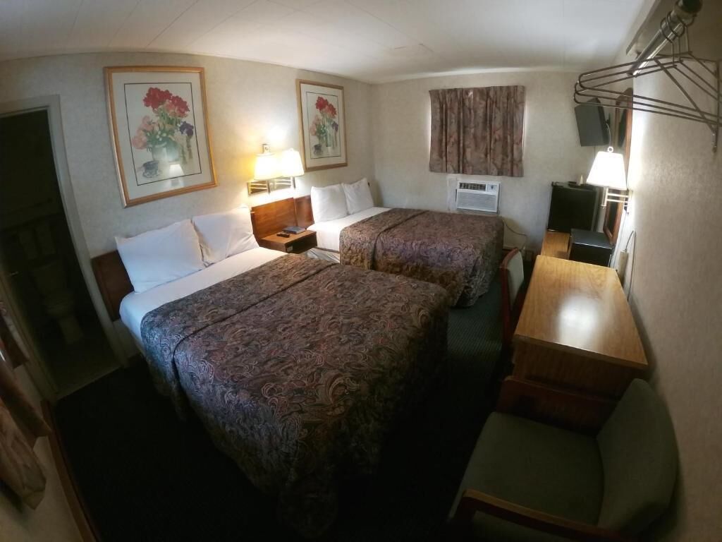 Desk, WiFi (free), bed sheets