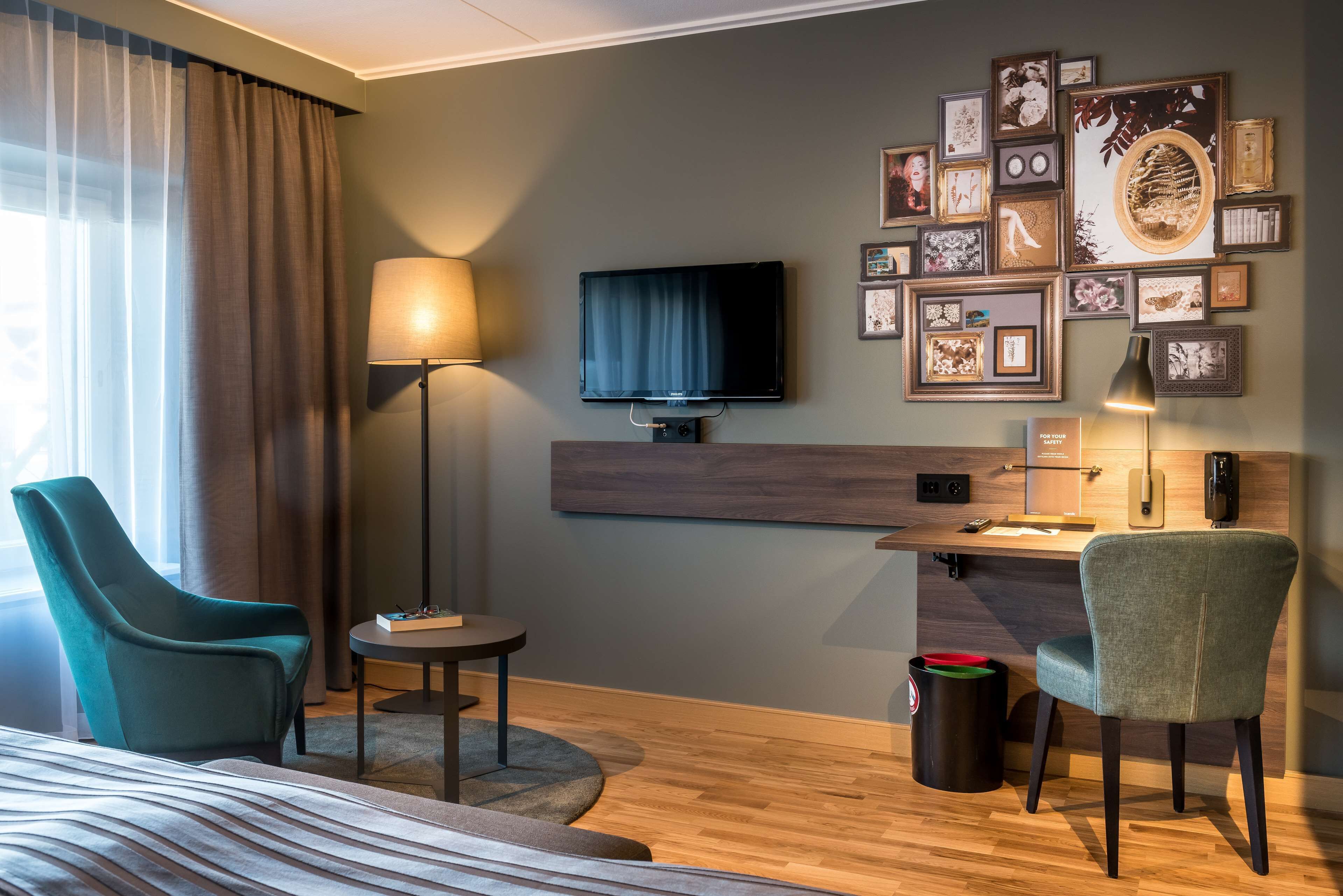 standard twin room | in-room safe, desk, blackout curtains, iron/ironing board