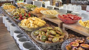بوفيه فطور يوميًا مقابل رسوم