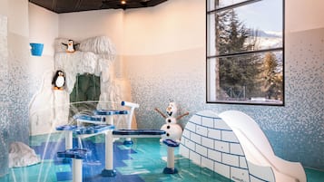 Sales de tractament per a parelles, sauna i banyera d'hidromassatge