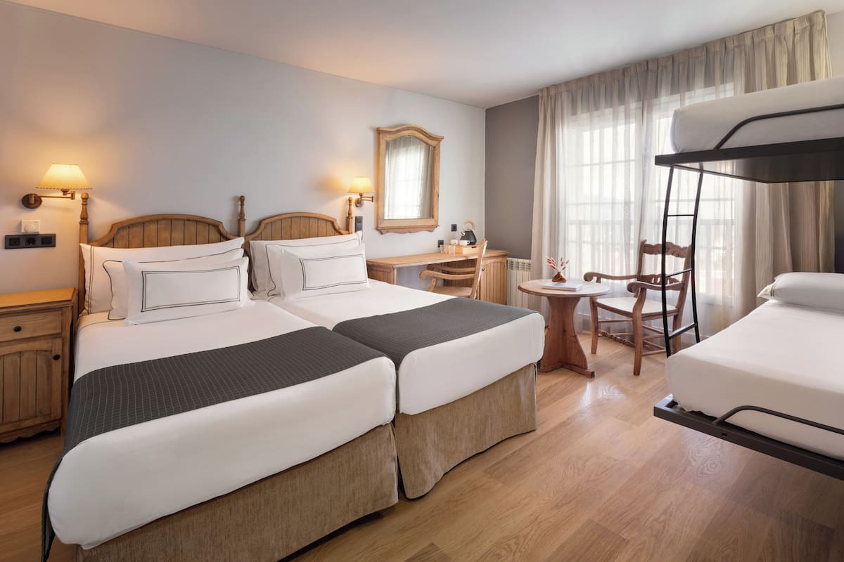 Down duvets, free minibar items, in-room safe, desk