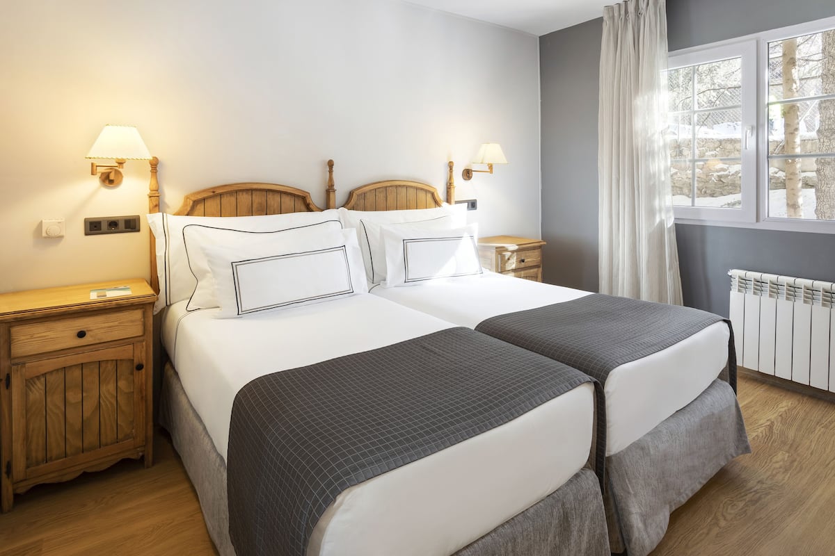 Down duvets, free minibar items, in-room safe, desk