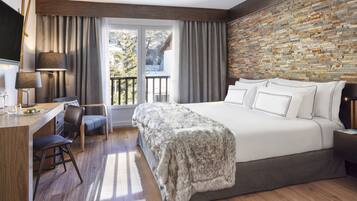 Down comforters, free WiFi, bed sheets