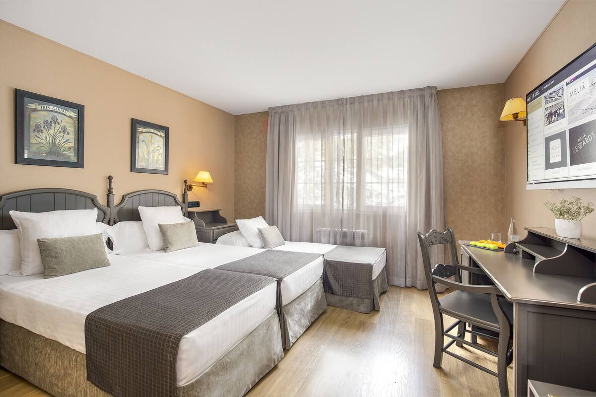 Down comforters, WiFi (free), bed sheets