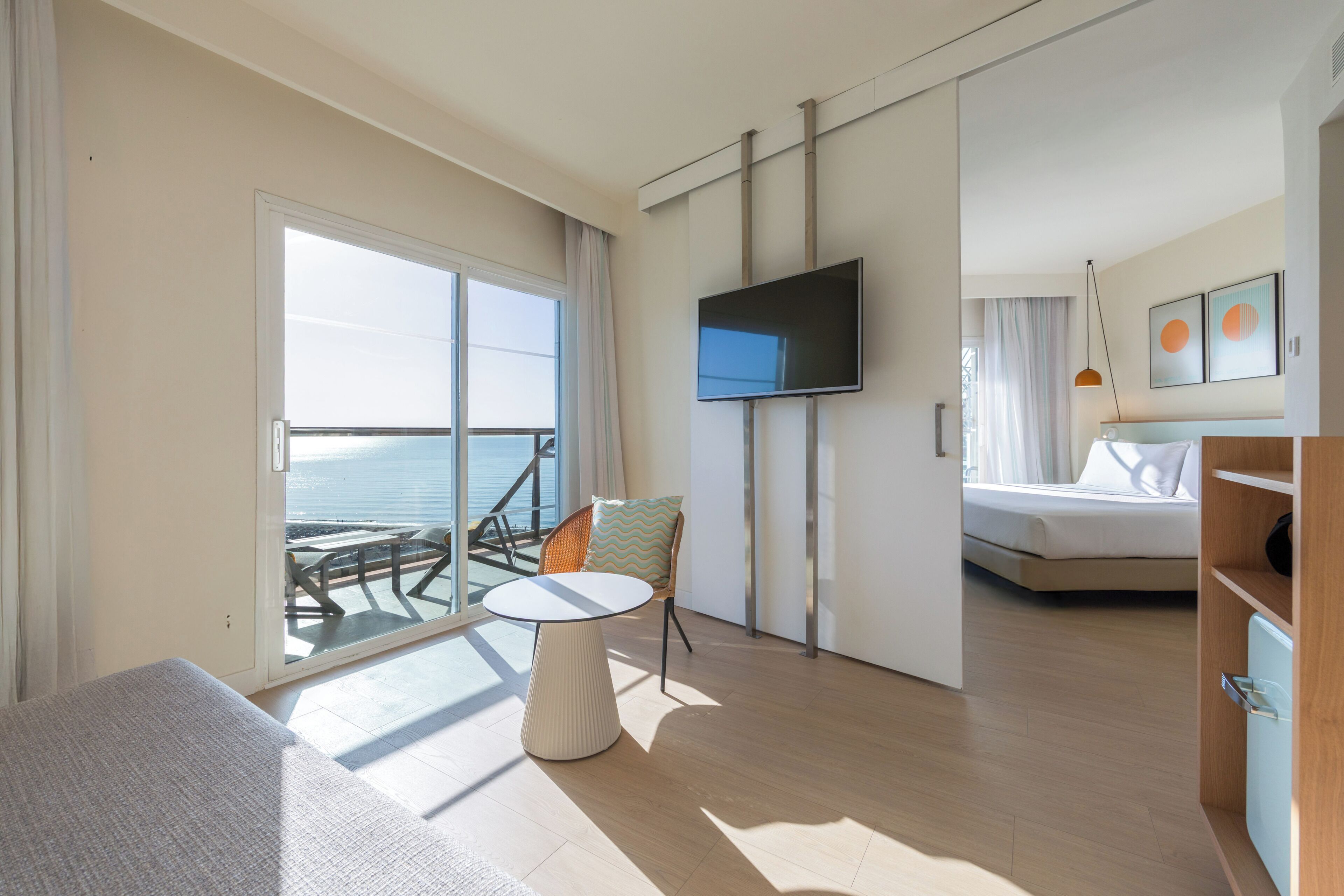 Standard Suite, Sea View (Sol, Frontal)
