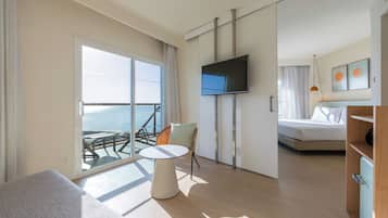 Suite Standard, vue mer (Sol, Frontal) | Coffres-forts dans les chambres, rideaux occultants, Wi-Fi gratuit