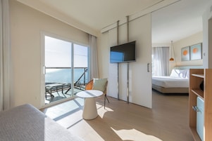 In-room safe, blackout curtains, free WiFi, bed sheets