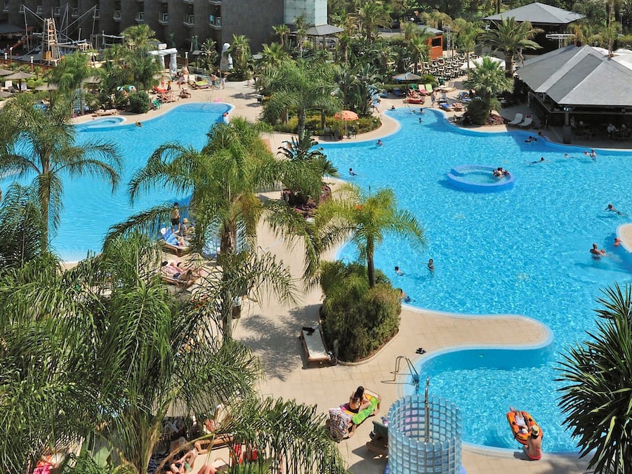 Indoor pool, 4 outdoor pools, pool loungers