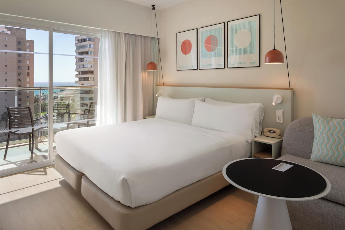 Superior Room | In-room safe, blackout drapes, free WiFi, bed sheets