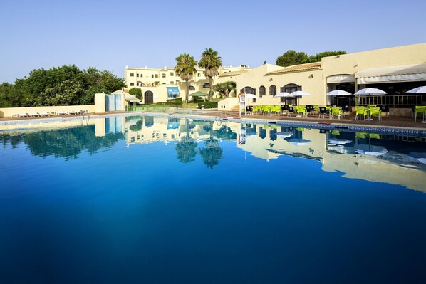 Seasonal outdoor pool