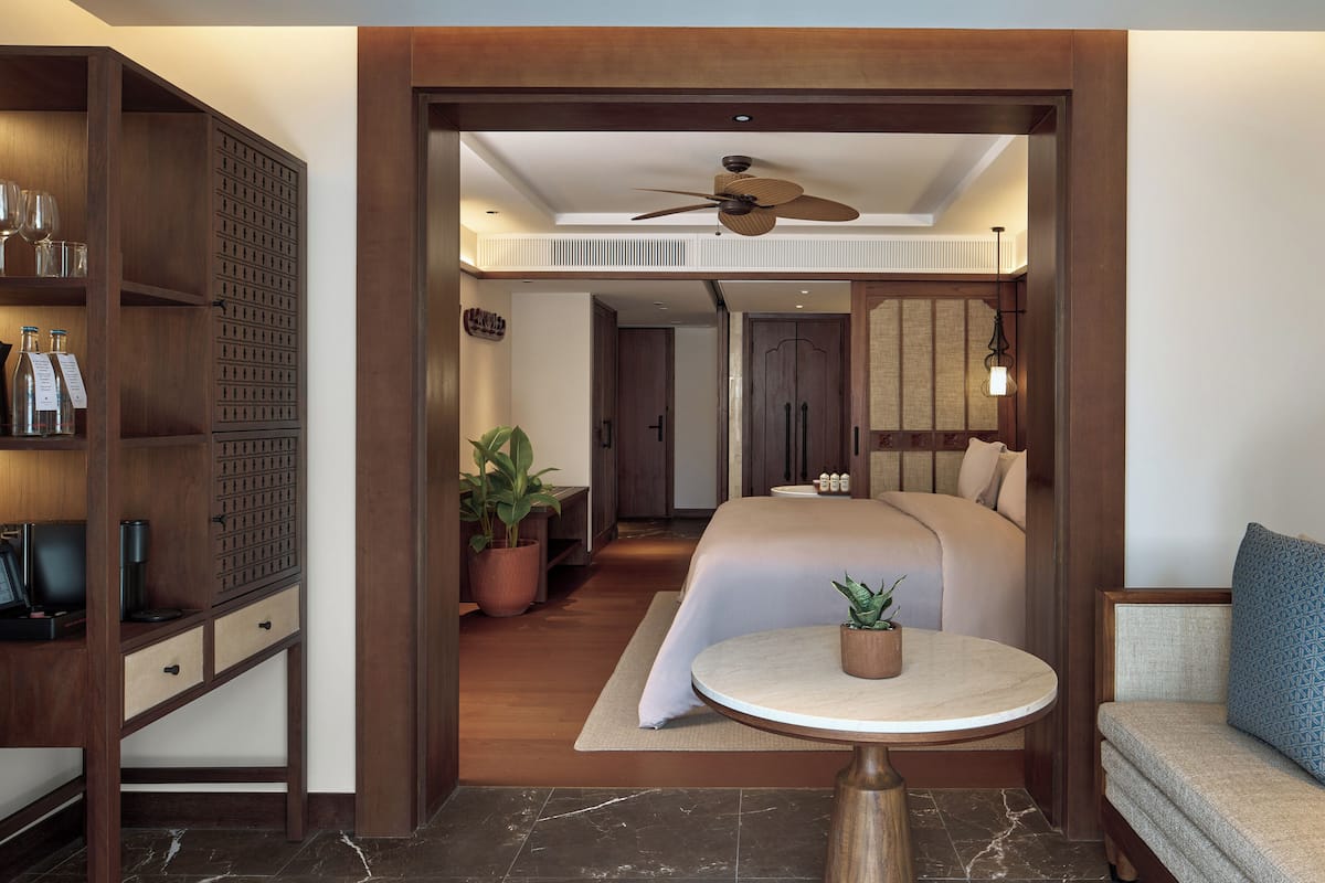 Minibar, coffres-forts dans les chambres, ameublement personnalisé