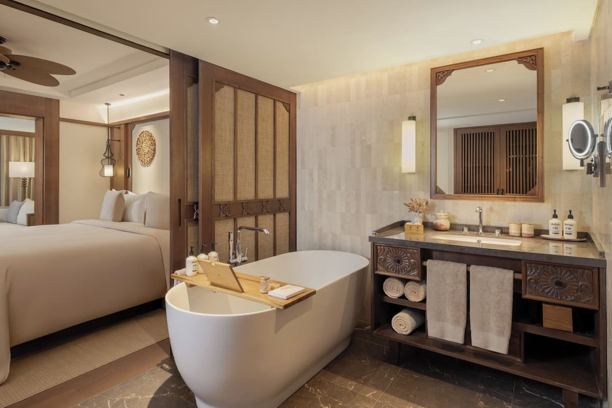Premium bedding, minibar, in-room safe, individually furnished