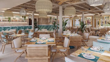 8 ristoranti, aperti a colazione e a pranzo, cucina internazionale
