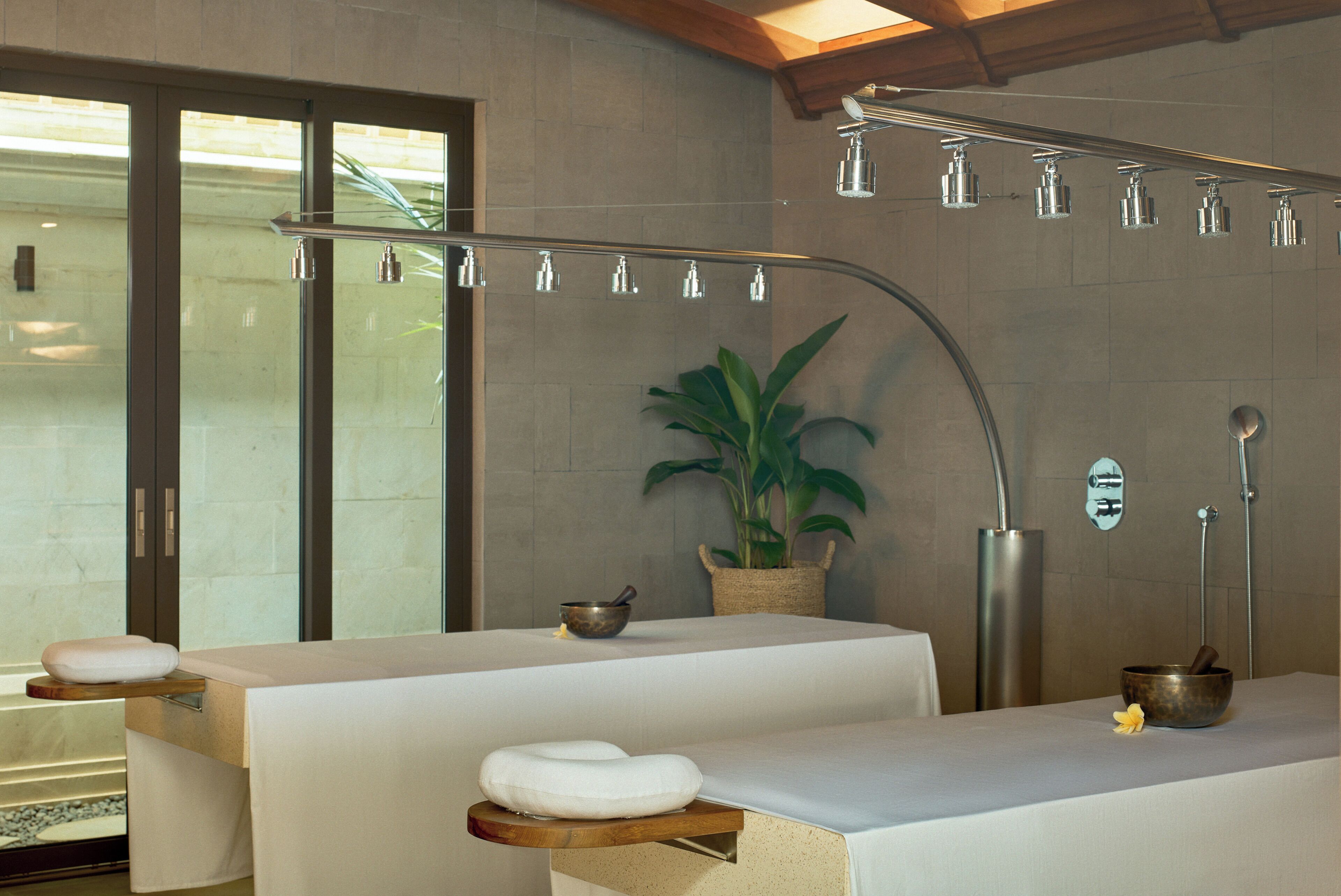 Couples treatment room(s), body treatments, aromatherapy