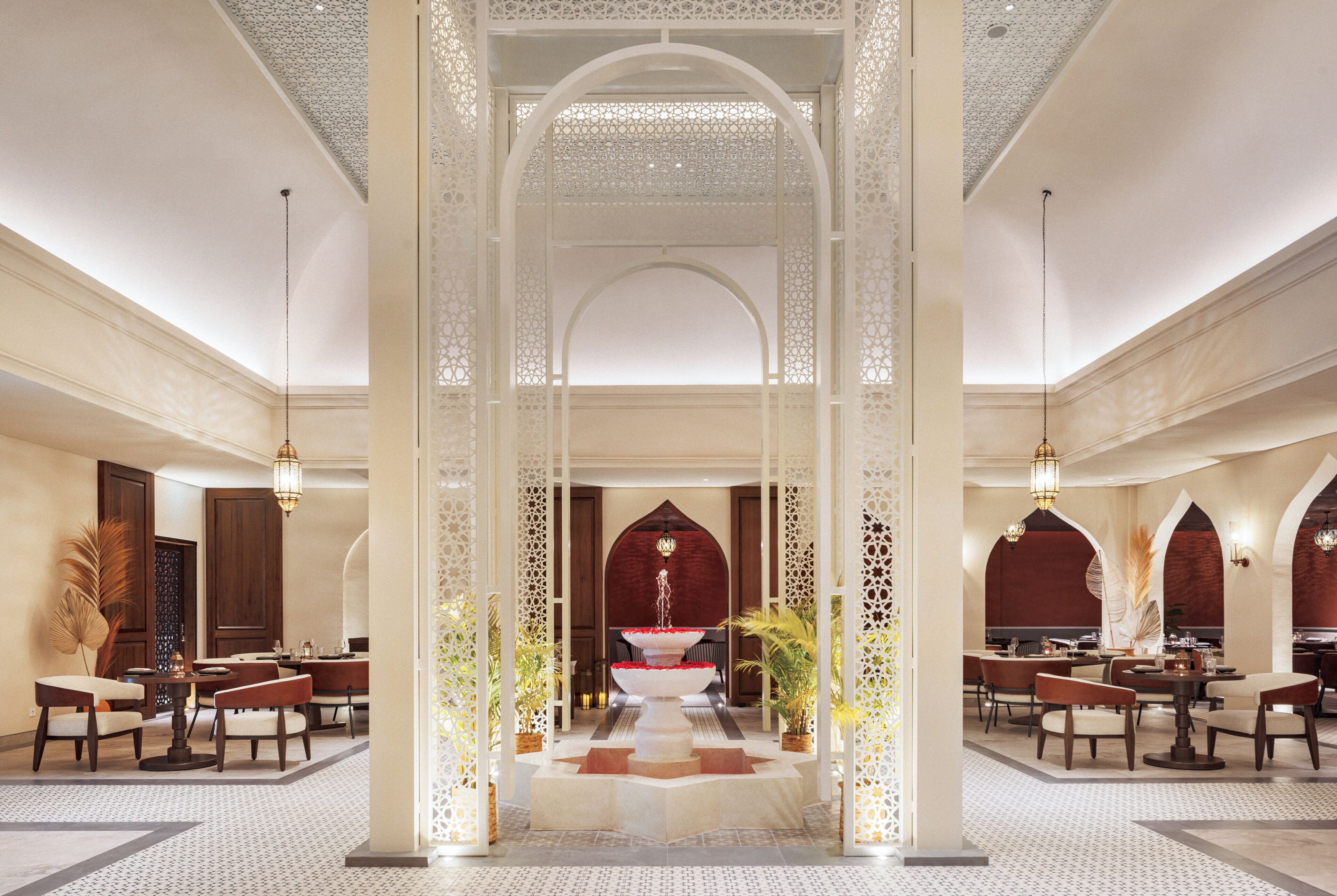 8 restaurants; breakfast, lunch and dinner served 